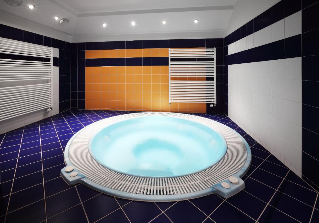 Wellness Hotel Iris 파블로프 외부 사진