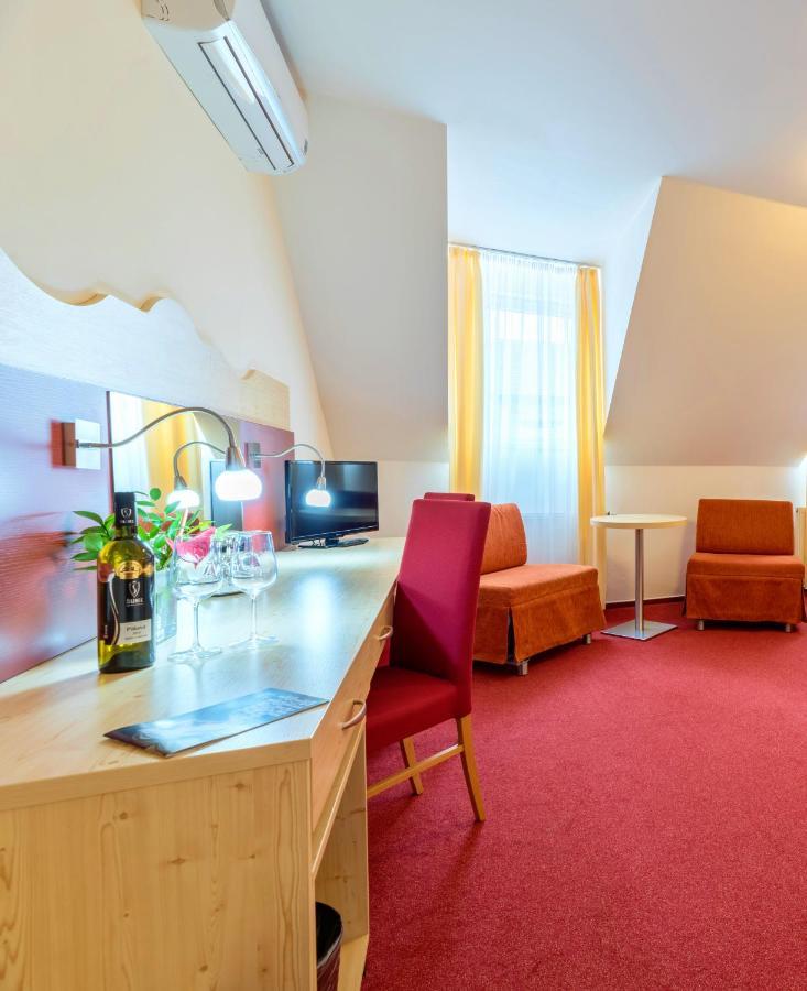 Wellness Hotel Iris 파블로프 외부 사진